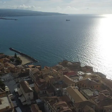Della Piazza