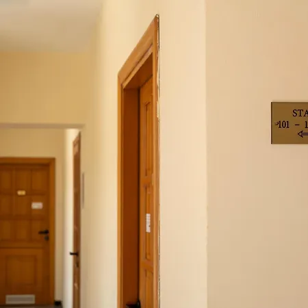 Hotel Della Piazza 3*
